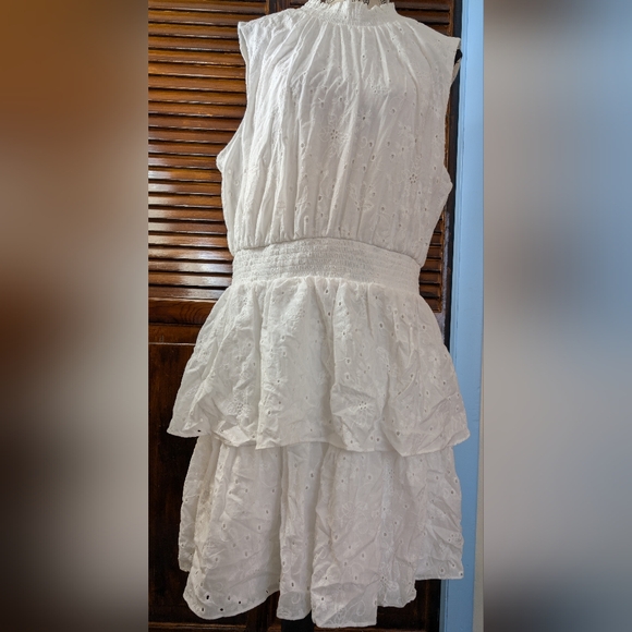 NEW WT,, Laundry Tiered Ruffle Dress - Picture 3 of 16
